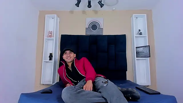 Liam crox online show from 02-15-25, 12:22