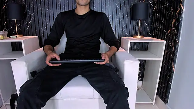 Liam crox online show from 02-17-25, 10:36