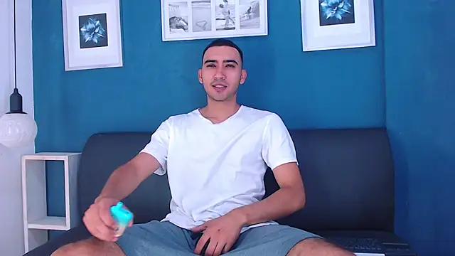 Liam crox online show from 02-24-25, 04:15