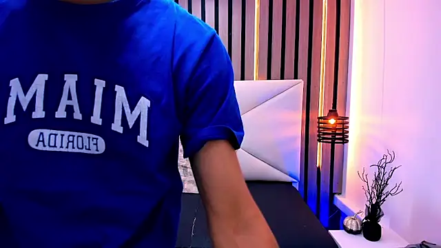 Liam crox online show from 03-12-25, 12:57