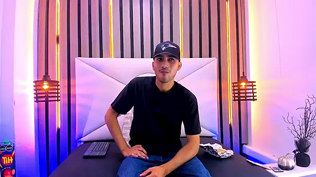 Liam crox online show from 03-15-25, 02:55