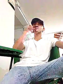 Liam crox online show from 03-17-25, 07:26