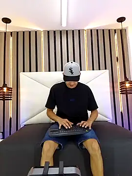 Liam crox online show from 03-19-25, 11:50