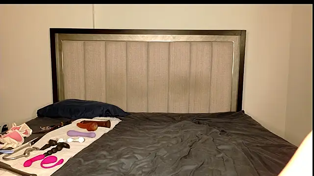 misscatxo online show from 02-20-25, 06:57