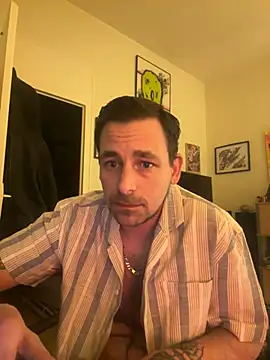 Snapshot of defbond420 chatting on 01-21-25, 11:24 defbond420 online show from 01-21-25, 11:24