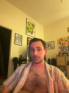 Snapshot of defbond420 chatting on 01-22-25, 02:26 defbond420 online show from 01-22-25, 02:26