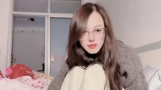 Krismil3 online show from 12-19-24, 07:40