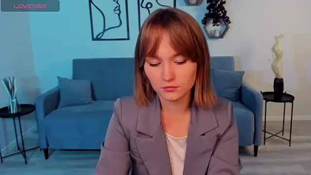 Snapshot of BritnieCute chatting on 10-22-25, 05:19 BritnieCute online show from 10-22-25, 05:19