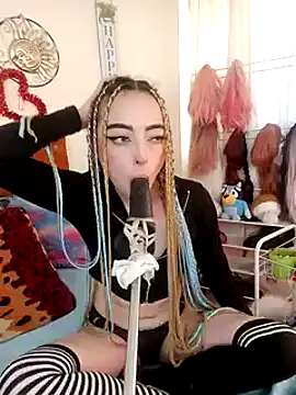 Yennastone online show from 12-26-24, 06:33