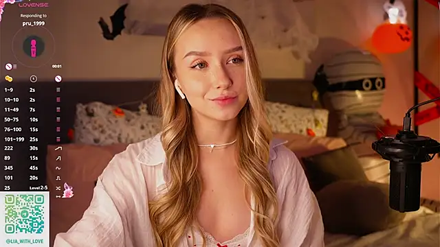 HollisBeckett online show from 10-27-25, 03:10