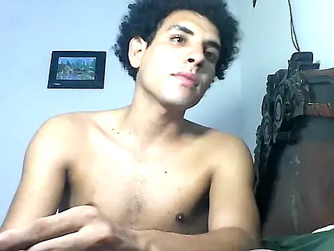 Snapshot of maick5- chatting on 09-24-25, 06:28 maick5- online show from 09-24-25, 06:28