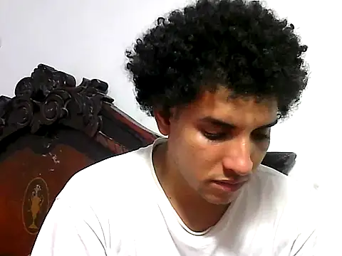 Snapshot of maick5- chatting on 10-14-25, 12:22 maick5- online show from 10-14-25, 12:22