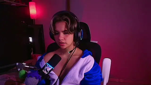 Snapshot of marlena3312 chatting on 03-05-26, 01:40 marlena3312 online show from 03-05-26, 01:40