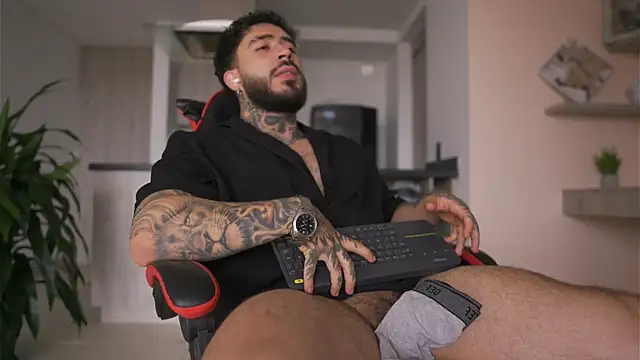 LeoSalvatore  online show from 11-14-25, 12:48