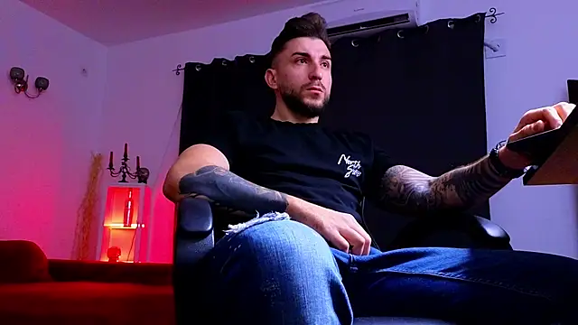 Snapshot of MightyAaron66 chatting on 09-29-25, 02:38 MightyAaron66 online show from 09-29-25, 02:38