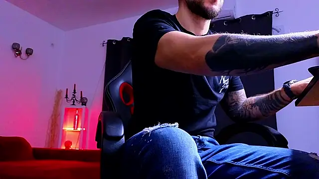 Snapshot of MightyAaron66 chatting on 09-30-25, 02:27 MightyAaron66 online show from 09-30-25, 02:27