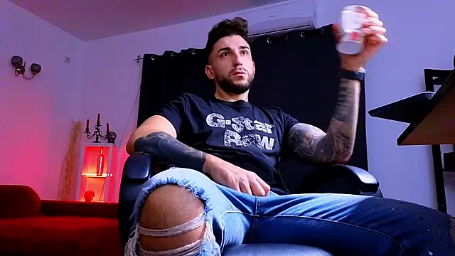 Snapshot of MightyAaron66 chatting on 10-11-25, 03:28 MightyAaron66 online show from 10-11-25, 03:28