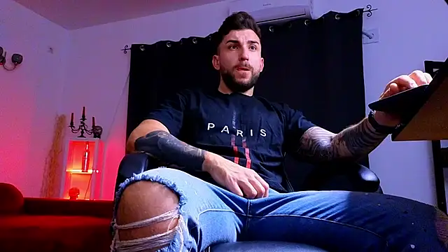 Snapshot of MightyAaron66 chatting on 10-14-25, 03:40 MightyAaron66 online show from 10-14-25, 03:40