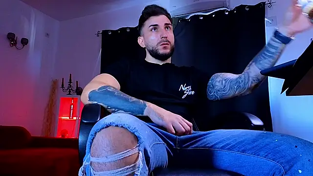 Snapshot of MightyAaron66 chatting on 10-28-25, 09:57 MightyAaron66 online show from 10-28-25, 09:57