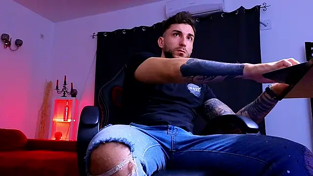 MightyAaron66 online show from 11-21-25, 03:38