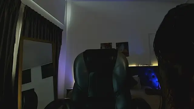 Snapshot of Tamy_edwards chatting on 10-04-25, 08:07 Tamy edwards online show from 10-04-25, 08:07