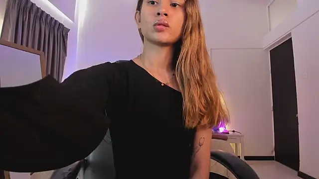 Snapshot of Tamy_edwards chatting on 10-16-25, 07:59 Tamy edwards online show from 10-16-25, 07:59