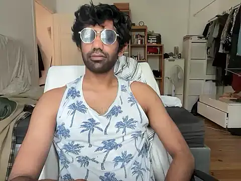 Snapshot of dominanthubby chatting on 06-12-26, 07:51 dominanthubby online show from 06-12-26, 07:51