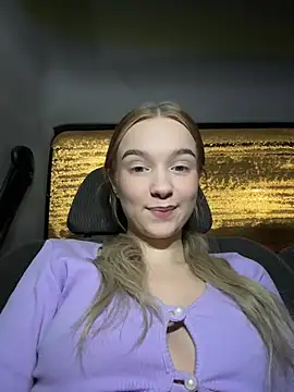 Snapshot of Baby_Tiny chatting on 01-05-25, 04:59 Baby Tiny online show from 01-05-25, 04:59