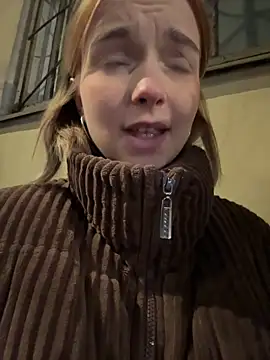 Snapshot of Baby_Tiny chatting on 01-15-25, 02:35 Baby Tiny online show from 01-15-25, 02:35