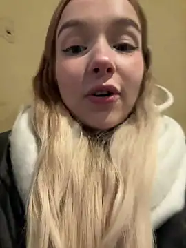 Snapshot of Baby_Tiny chatting on 02-01-25, 04:22 Baby Tiny online show from 02-01-25, 04:22