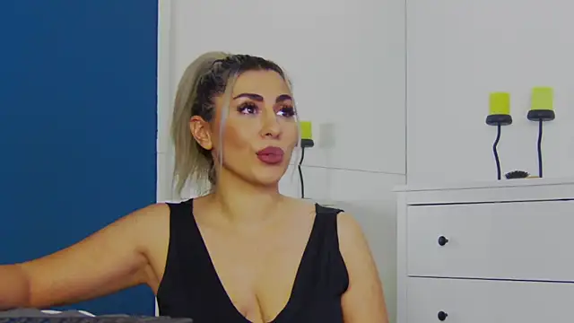 CelineMeyerr online show from 10-17-25, 05:32