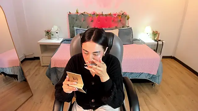 Icysweetcam online show from 05-13-26, 11:18