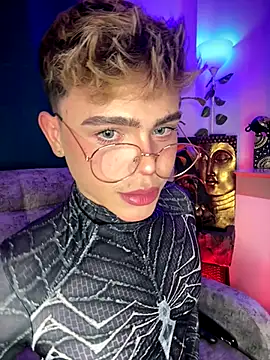 Snapshot of PRINCE_STEV chatting on 10-03-25, 12:18 PRINCE STEV online show from 10-03-25, 12:18