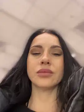 Snapshot of Roxana-Sexy chatting on 02-26-26, 05:28 Roxana-Sexy online show from 02-26-26, 05:28