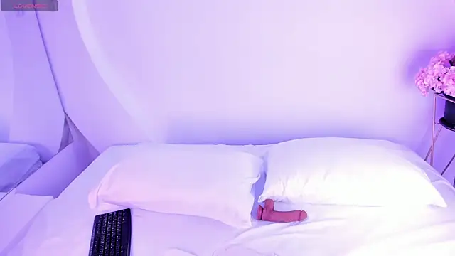 NanaOsaky online show from 11-28-25, 12:08