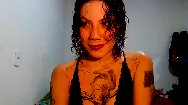 Submersidollx online show from 05-06-26, 12:21