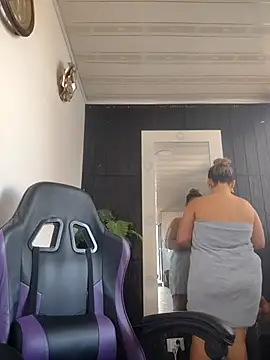 Snapshot of LaurenWelly_ chatting on 03-14-26, 09:09 LaurenWelly online show from 03-14-26, 09:09