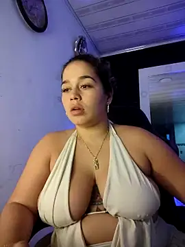 Snapshot of LaurenWelly_ chatting on 03-16-26, 11:03 LaurenWelly online show from 03-16-26, 11:03