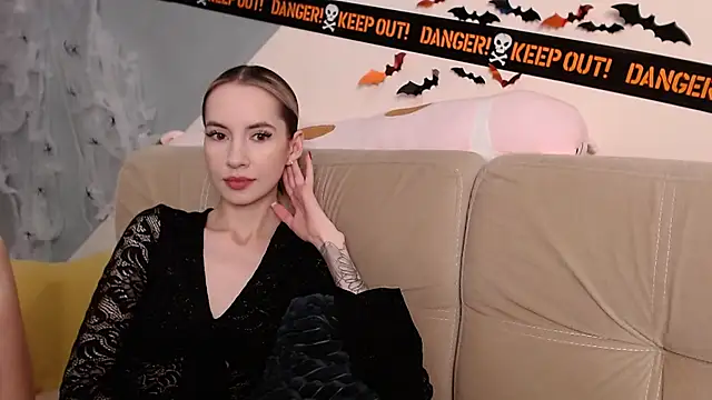 Snapshot of AmbrielHailey chatting on 11-04-25, 12:32 AmbrielHailey online show from 11-04-25, 12:32