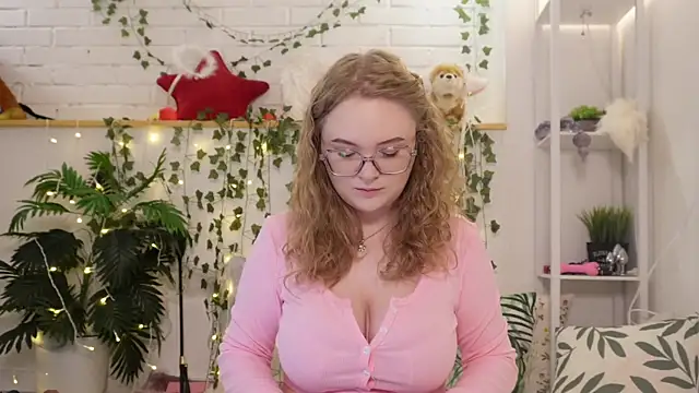 MonicaAsis online show from 09-25-25, 05:27