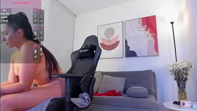 Snapshot of sofiiajones chatting on 02-15-26, 12:40 sofiiajones online show from 02-15-26, 12:40