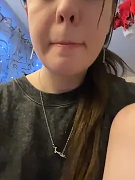 Snapshot of Lynn_Eleanor chatting on 04-07-26, 06:19 Lynn Eleanor online show from 04-07-26, 06:19