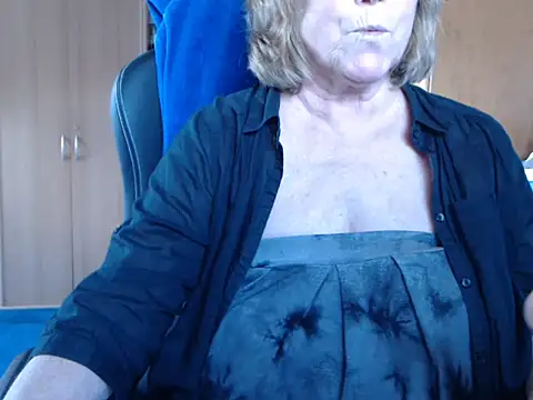 Snapshot of _sunshine__ chatting on 02-15-26, 07:51 sunshine online show from 02-15-26, 07:51