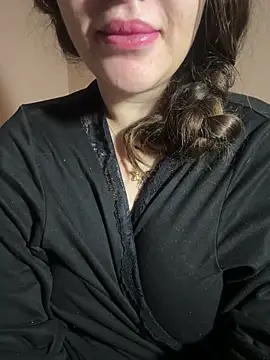 Snapshot of Elinatiranda chatting on 03-26-26, 01:49 Elinatiranda online show from 03-26-26, 01:49