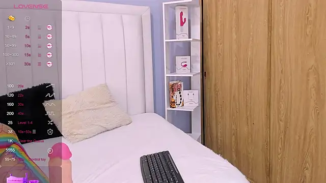 Snapshot of Paula-Brown1 chatting on 12-11-24, 01:49 Paula-Brown1 online show from 12-11-24, 01:49