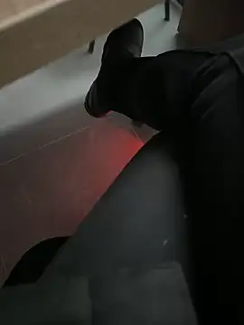 Snapshot of homidor chatting on 01-06-25, 02:14 homidor online show from 01-06-25, 02:14