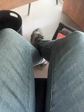 Snapshot of homidor chatting on 02-01-25, 01:51 homidor online show from 02-01-25, 01:51