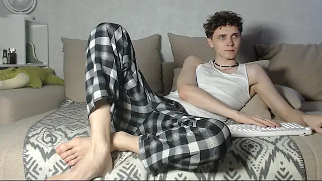 aqualidolly online show from 12-03-24, 04:14