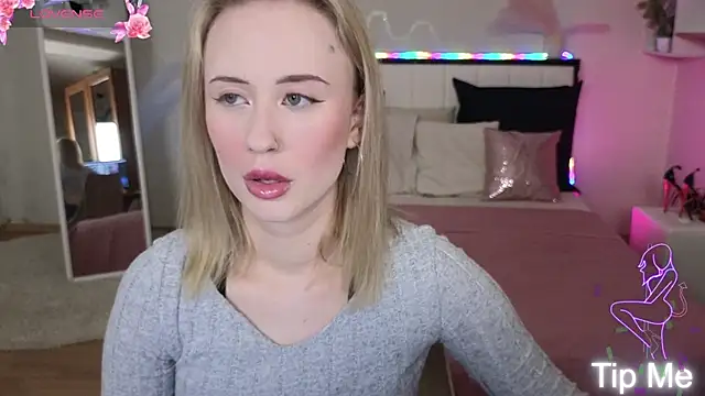 SashaBrooks online show from 11-17-25, 02:12