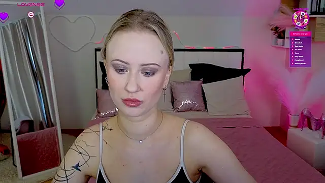 Snapshot of SashaBrooks chatting on 03-23-26, 02:10 SashaBrooks online show from 03-23-26, 02:10